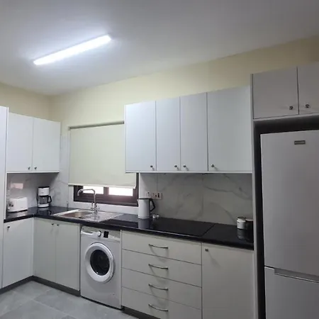 Διαμέρισμα Two Bedroom Apartment, No 101, By Imh Travel & Tours